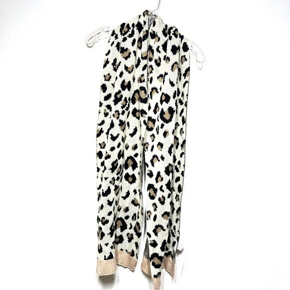 Francesca's Collections Gabreille Leopard Blush Scarf NWT - Picture 3 of 9